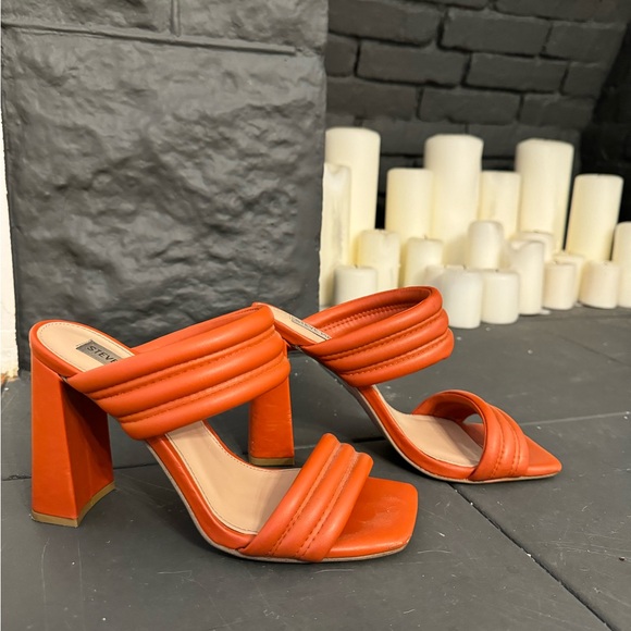 Orange Steve Madden Heels - Picture 3 of 4